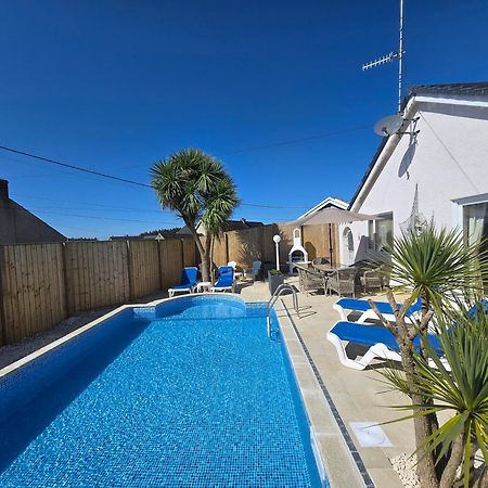 Family Bungalow With Private Pool Kilgetty Экстерьер фото